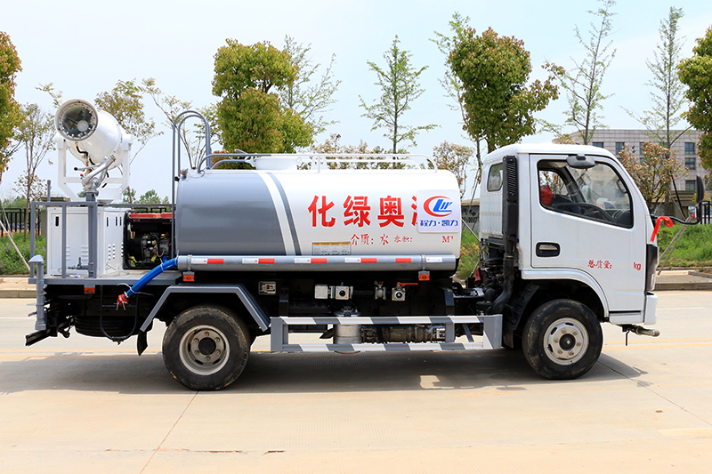 国六东风小福瑞卡 蓝牌 4吨 喷雾车{i}