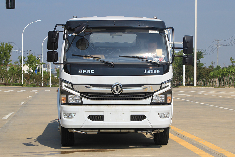 国六大多利卡 7.5吨 喷雾车{i}