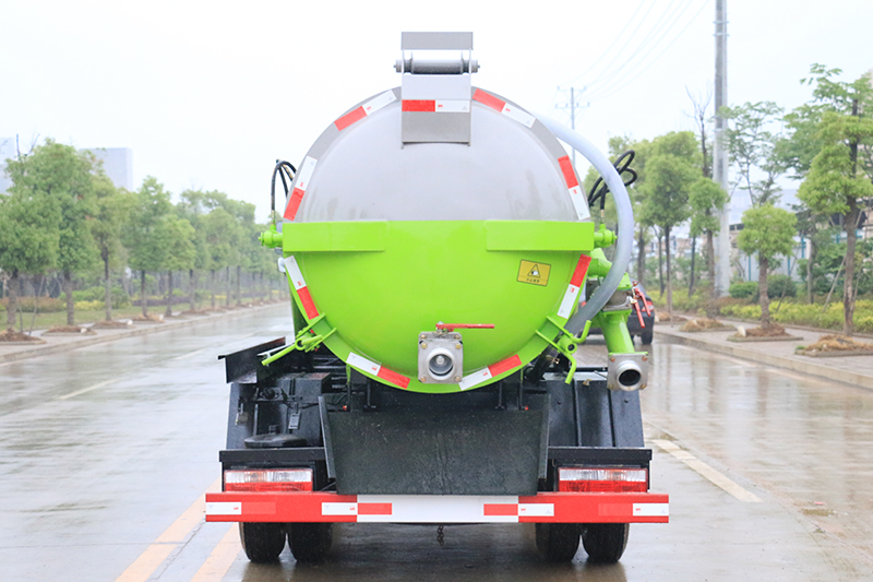 国六小福瑞卡 5方 吸污车{i}