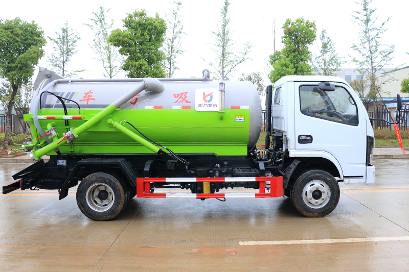 国六小福瑞卡 5方 吸污车{i}