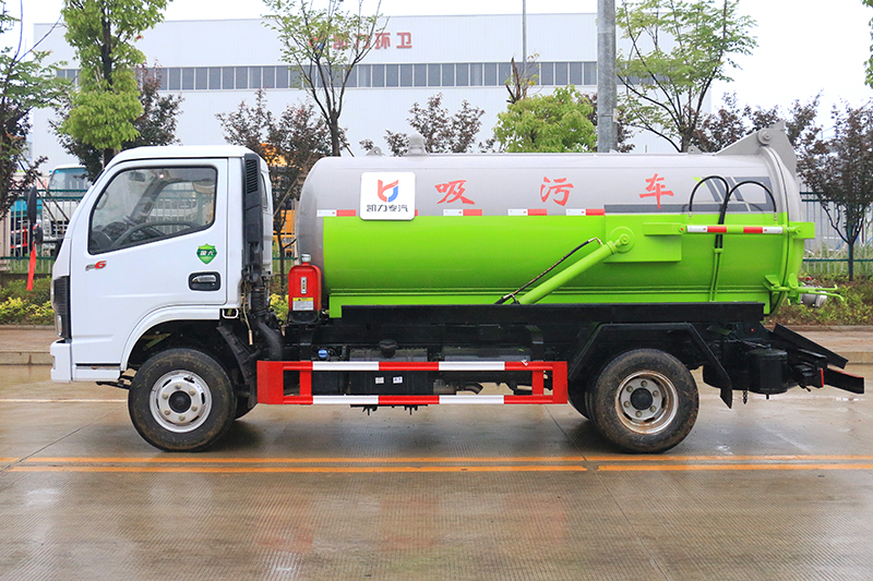 国六小福瑞卡 5方 吸污车{i}