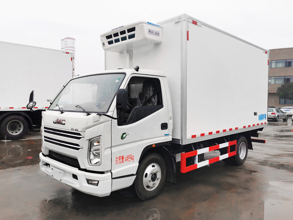 江铃顺达宽体国六冷藏车