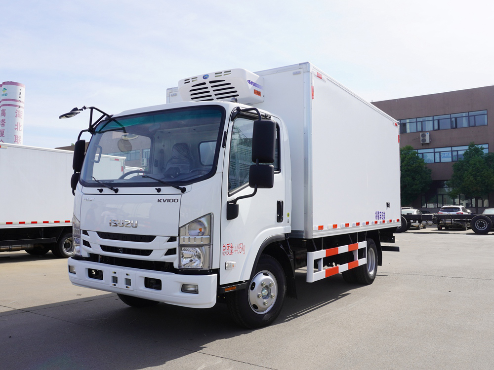 庆铃五十铃KV100冷藏车（国六）