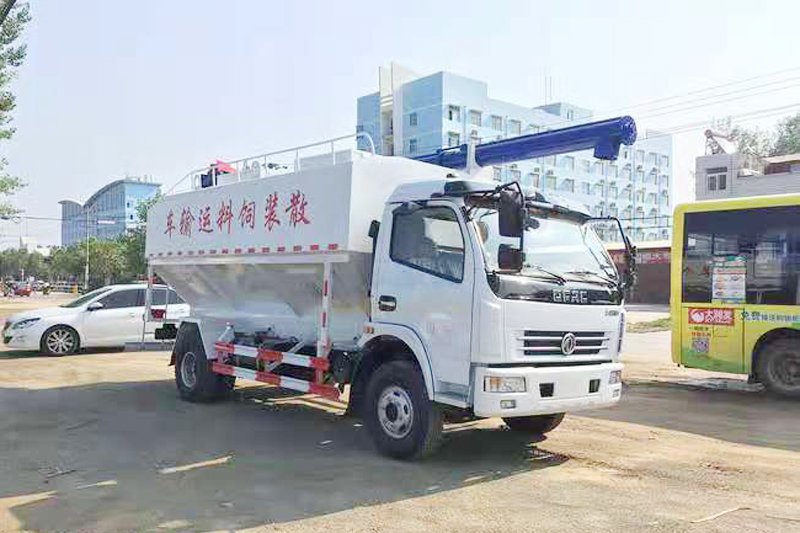 东风大多利卡散装饲料运输车（饲料车）