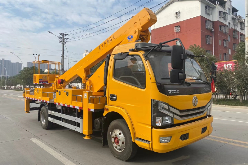 国六东风大多利卡24米高空作业车（黄牌，伸缩臂）{i}